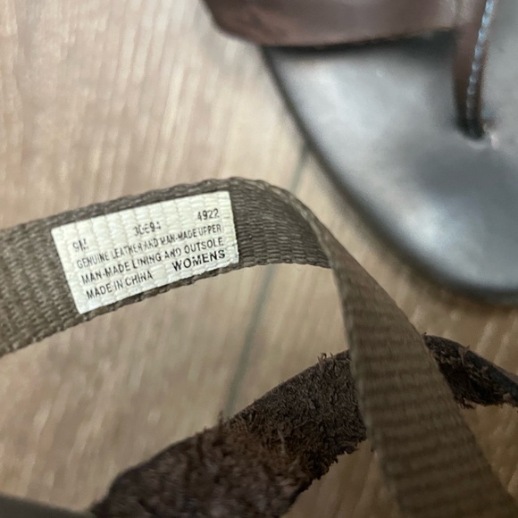 Women’s Timberland flip flop leather sandals. Good used condition. - Picture 5 of 5